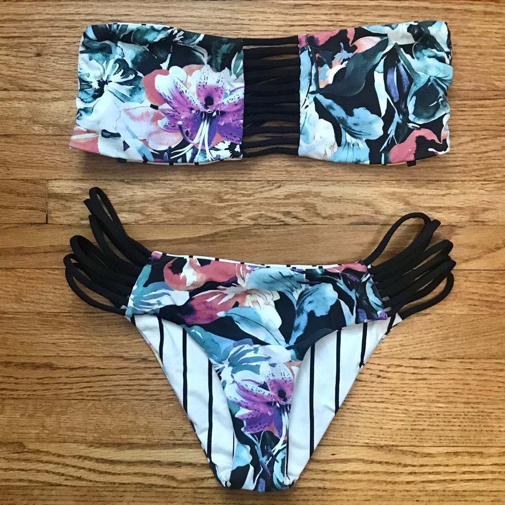 *SOLD* Wet Swimwear Floral Bikini Size Small